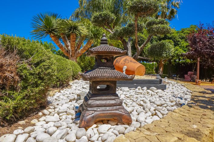 Image No.43-5 Bed Property for sale