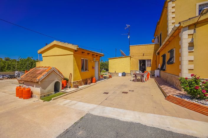 Image No.55-5 Bed Property for sale