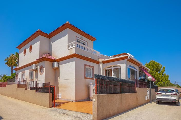 Image No.1-3 Bed Quad for sale