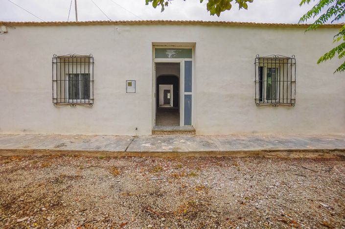 Image No.10-3 Bed Property for sale