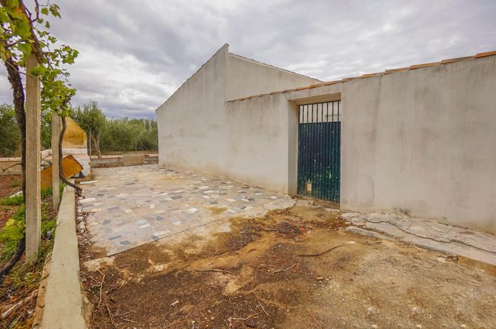 Image No.12-3 Bed Property for sale