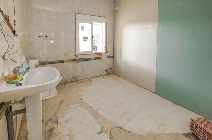 Image No.9-3 Bed Property for sale