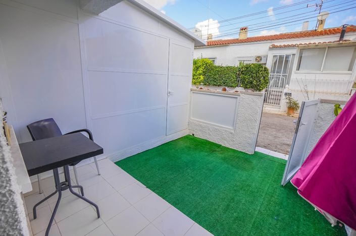 Image No.6-1 Bed House for sale