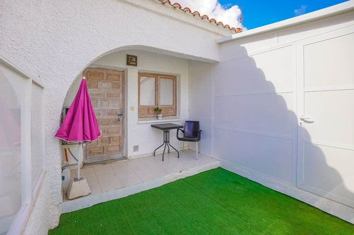 Image No.10-1 Bed House for sale