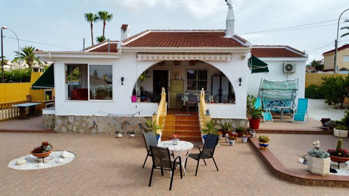 Image No.20-3 Bed Villa / Detached for sale