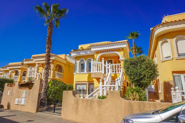 Image No.1-2 Bed Villa / Detached for sale