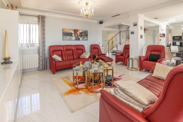 Image No.21-8 Bed Villa / Detached for sale