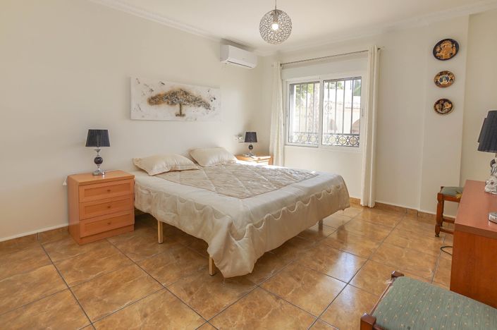 Image No.29-8 Bed Villa / Detached for sale