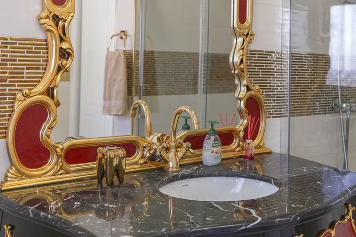 Image No.46-8 Bed Villa / Detached for sale