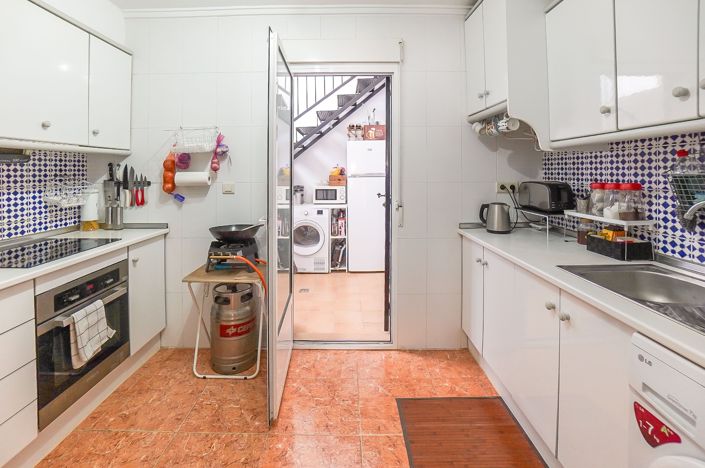 Image No.25-3 Bed Quad for sale