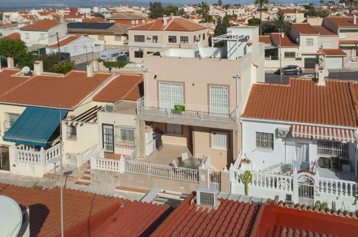 Image No.1-4 Bed Townhouse for sale