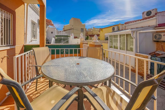 Image No.11-4 Bed Townhouse for sale