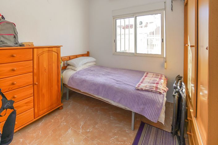 Image No.12-4 Bed Townhouse for sale