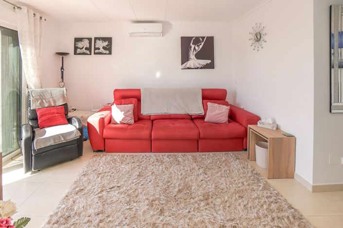 Image No.14-4 Bed Townhouse for sale