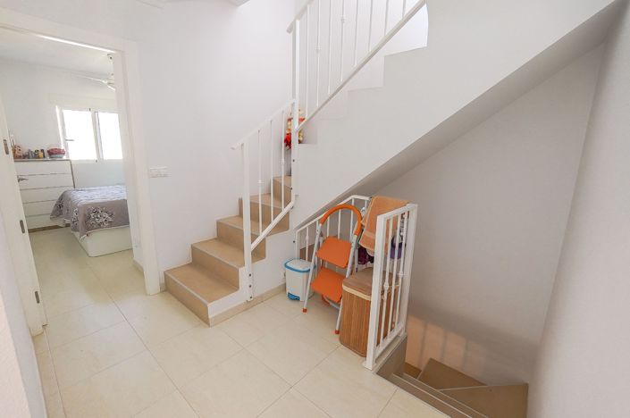 Image No.18-4 Bed Townhouse for sale