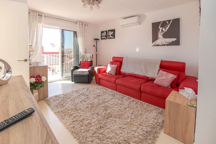 Image No.2-4 Bed Townhouse for sale