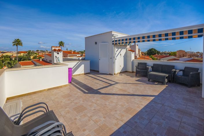 Image No.20-4 Bed Townhouse for sale