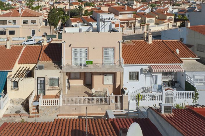 Image No.25-4 Bed Townhouse for sale