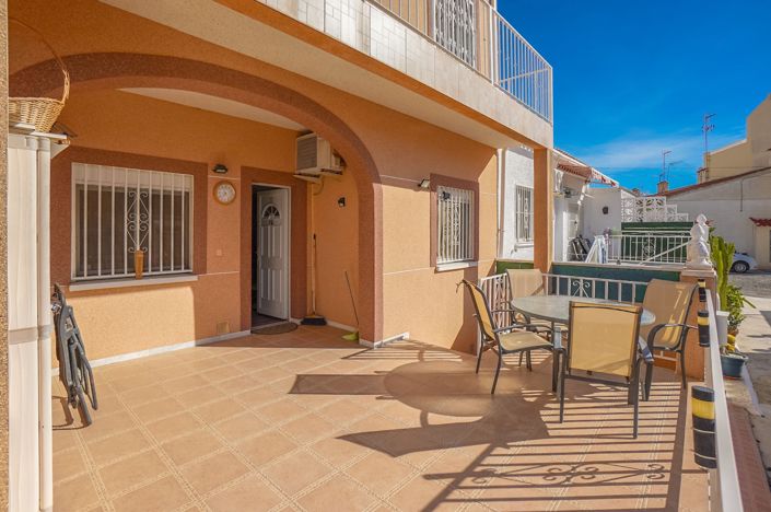 Image No.4-4 Bed Townhouse for sale