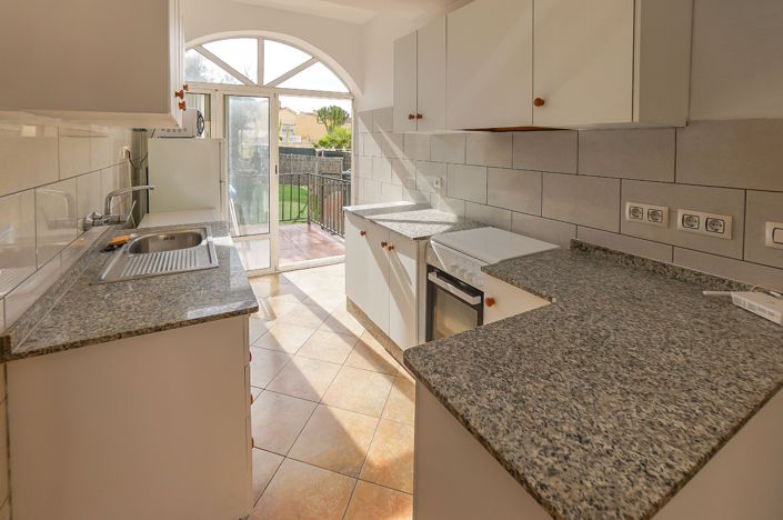 Image No.10-2 Bed Villa / Detached for sale