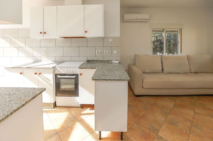 Image No.13-2 Bed Villa / Detached for sale