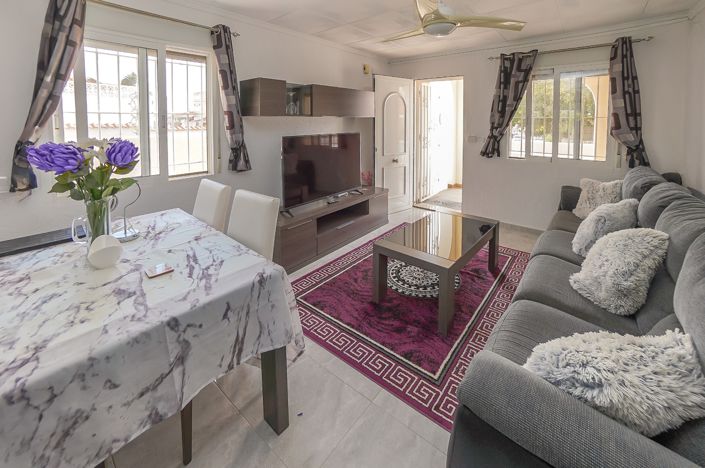 Image No.2-2 Bed Villa / Detached for sale