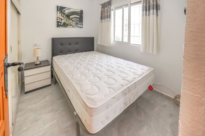 Image No.5-2 Bed Villa / Detached for sale