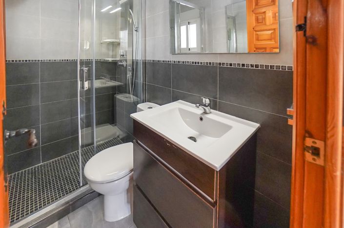 Image No.6-2 Bed Villa / Detached for sale