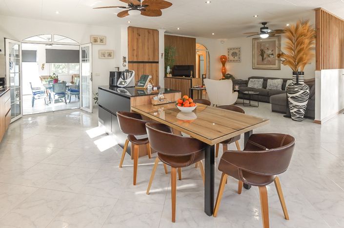 Image No.23-3 Bed Villa / Detached for sale