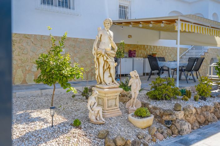 Image No.37-3 Bed Villa / Detached for sale