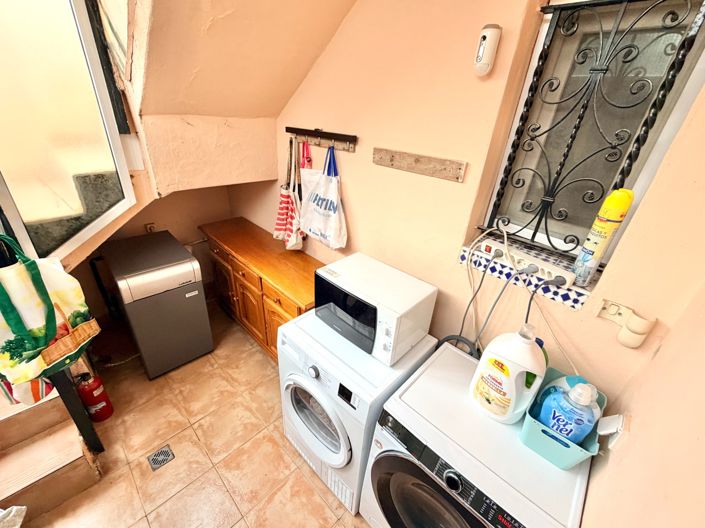 Image No.13-3 Bed Villa / Detached for sale