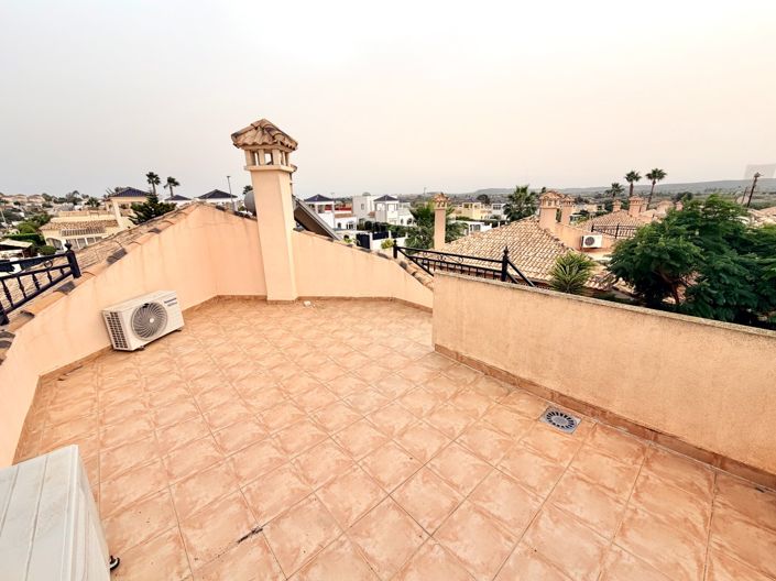 Image No.16-3 Bed Villa / Detached for sale