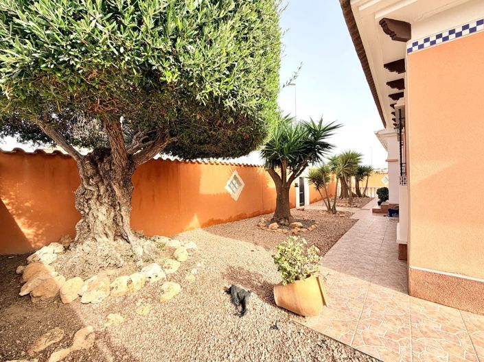 Image No.17-3 Bed Villa / Detached for sale