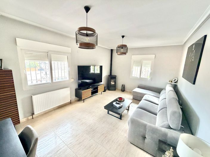 Image No.2-3 Bed Villa / Detached for sale