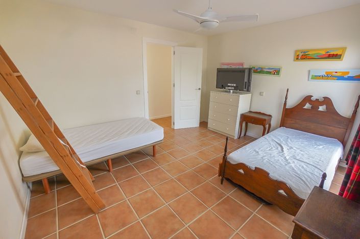 Image No.12-6 Bed Villa / Detached for sale