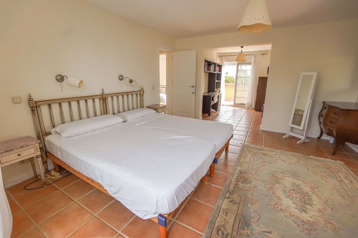 Image No.15-6 Bed Villa / Detached for sale