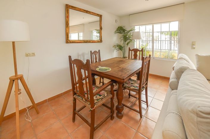 Image No.23-6 Bed Villa / Detached for sale