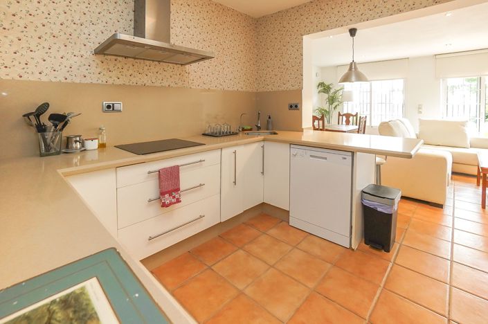 Image No.28-6 Bed Villa / Detached for sale