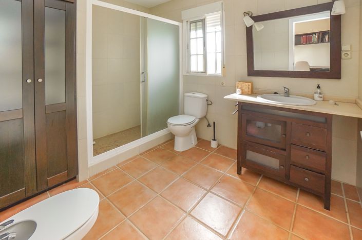 Image No.3-6 Bed Villa / Detached for sale