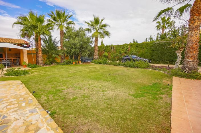 Image No.31-6 Bed Villa / Detached for sale