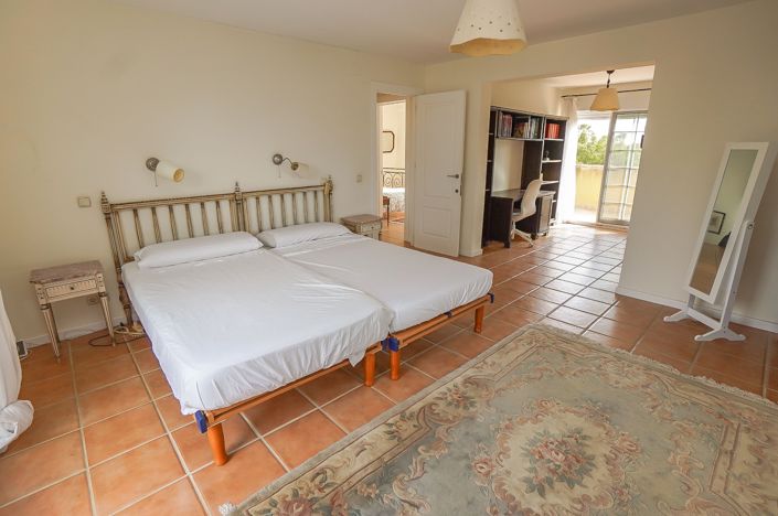 Image No.6-6 Bed Villa / Detached for sale