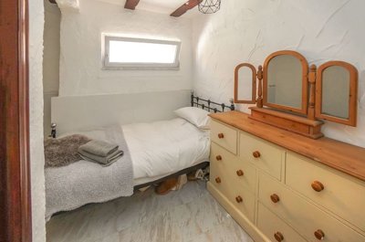 o1jaeasb2emle76q15fvsguonb31