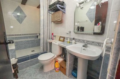 o1jaeasb2esfag4r1hj0ga01uv033