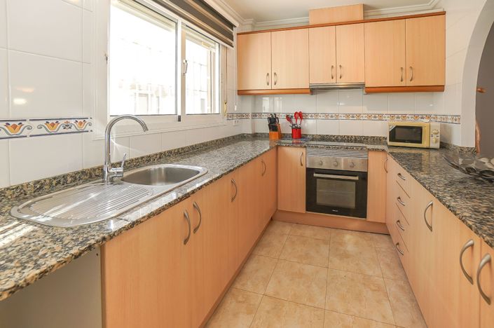 Image No.25-3 Bed Townhouse for sale