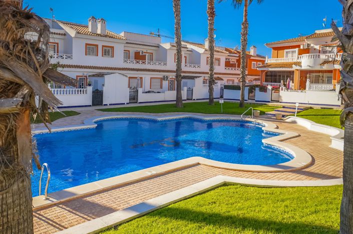 Image No.28-3 Bed Townhouse for sale