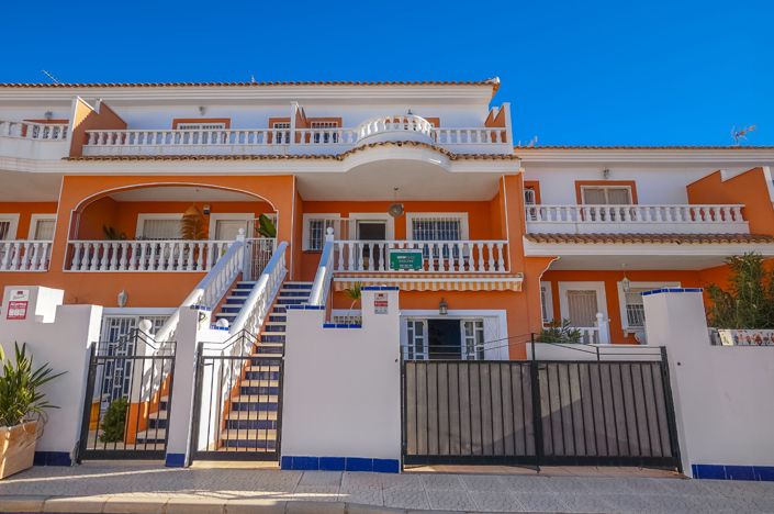 Image No.29-3 Bed Townhouse for sale