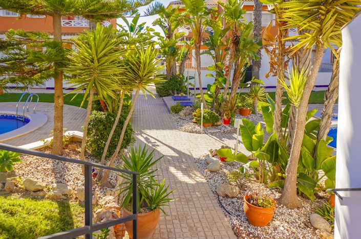 Image No.30-3 Bed Townhouse for sale