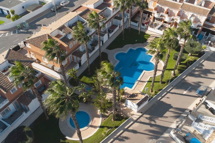 Image No.31-3 Bed Townhouse for sale