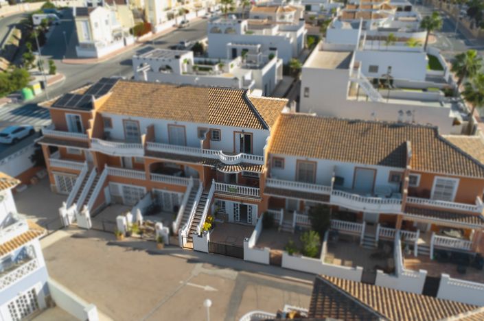 Image No.32-3 Bed Townhouse for sale