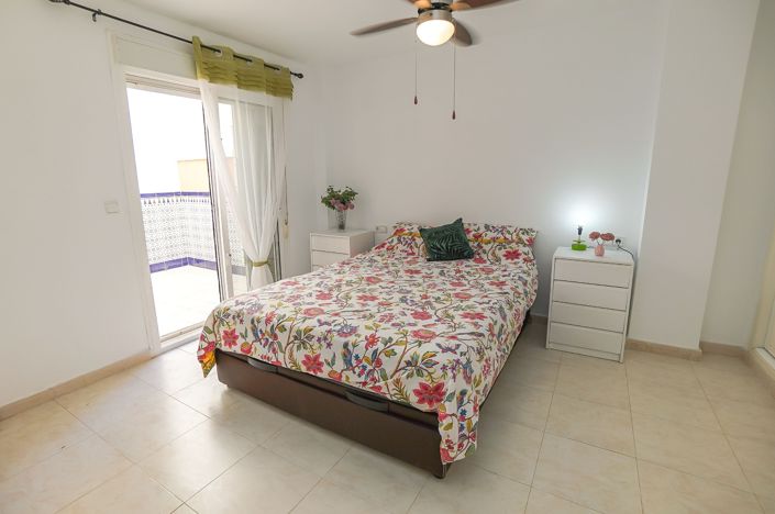 Image No.8-3 Bed Townhouse for sale